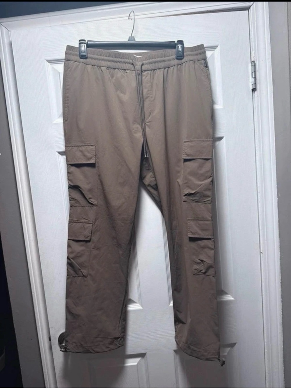 PacSun Men's Cargo Joggers in Taupe